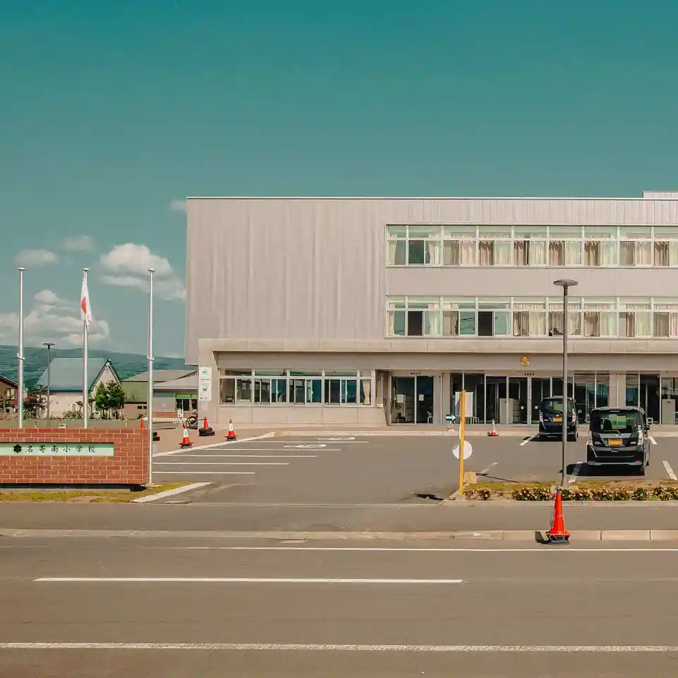 ong_public-works-cases02-1