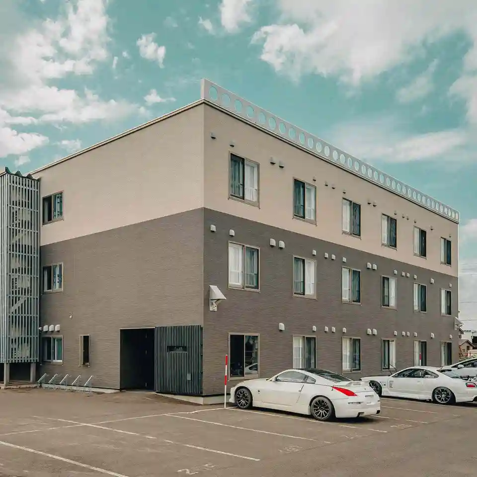 ong_public-works-cases05-1