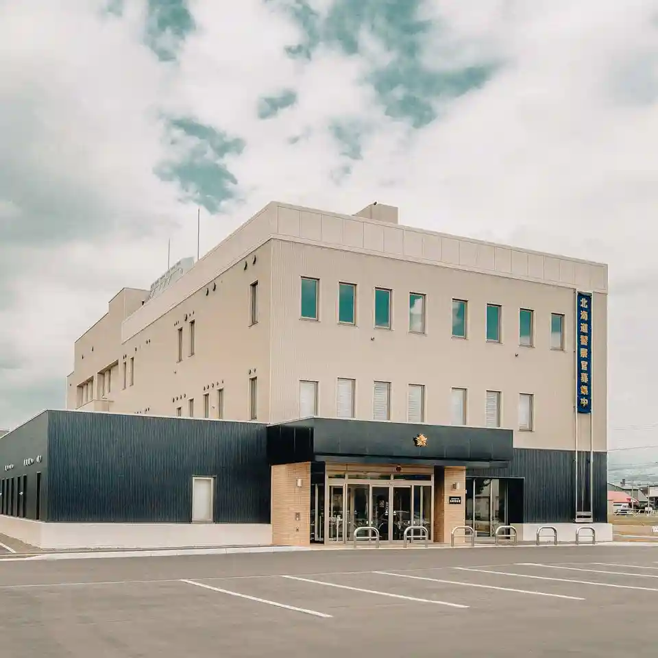 ong_public-works-cases07-1